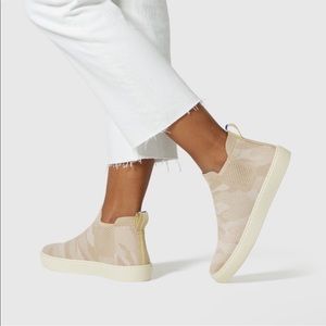 Rothy’s Sand Camo Chelsea Bootie - Size 6.5